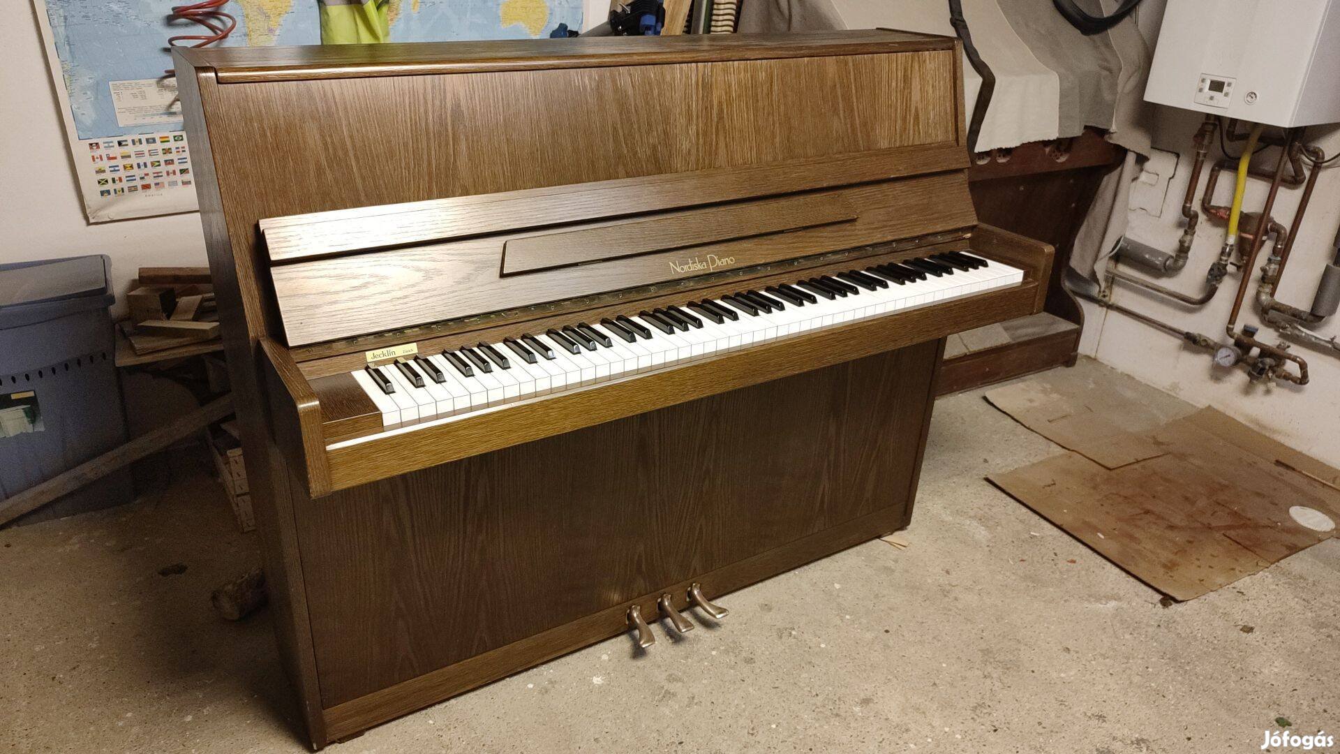 Svéd pianínó Nordiska, Renner mechanika, felhangolva,