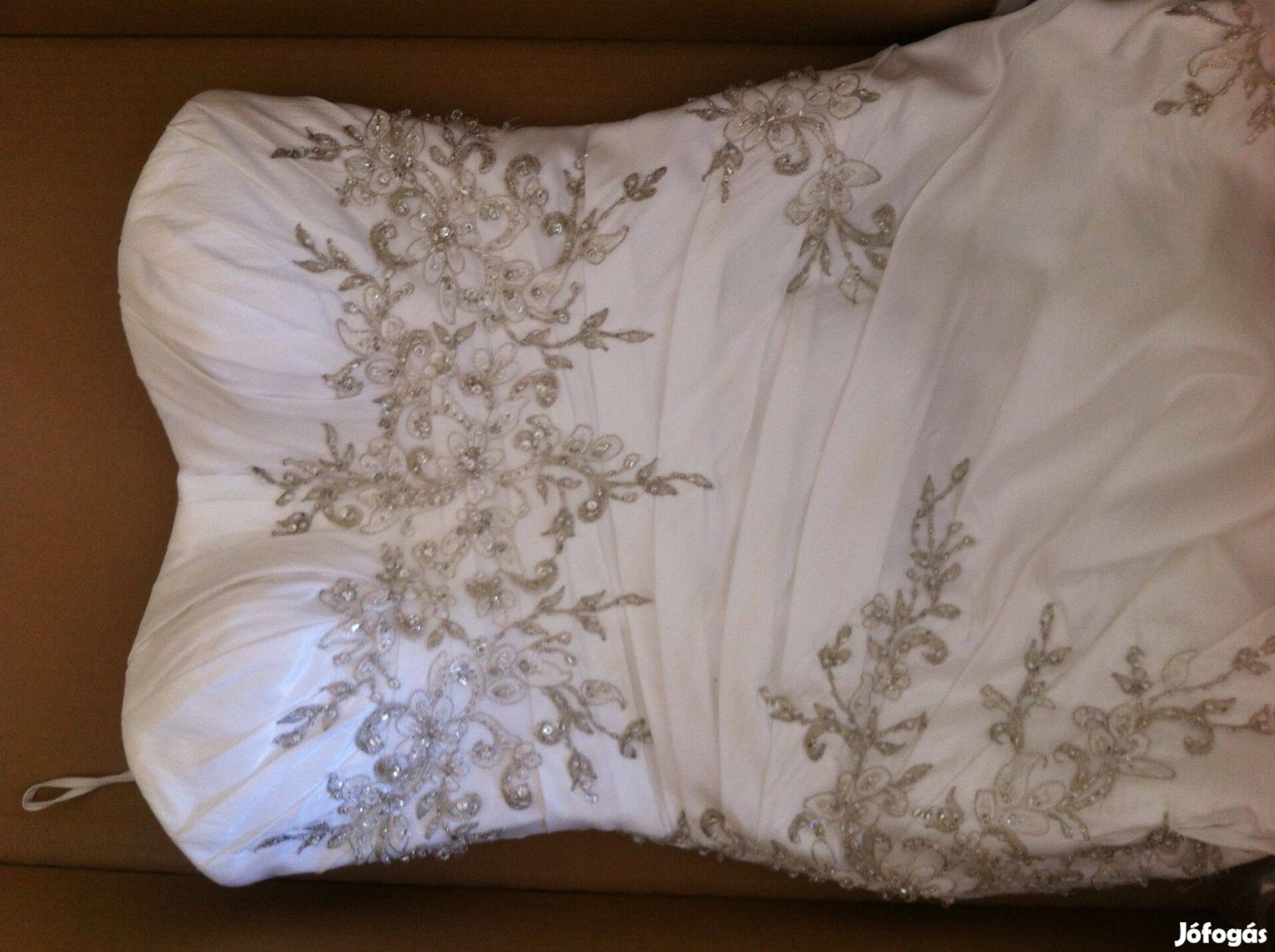 Swarovski kristályos, fehér szatén Eddy K esküvői ruha 36-38