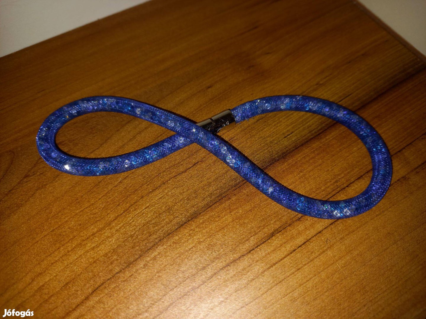 Swarovski női ékszer karkötő kék kristály mágnes záras 41 cm