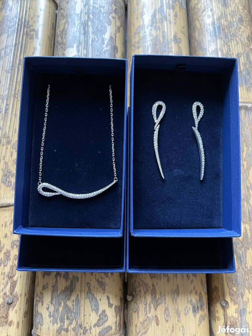 Swarovski nyaklánc (38 cm) és fülbevaló (7 cm) szett