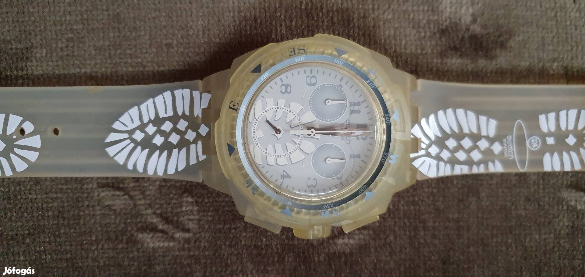 Swatch chronograph Sukk100 óra, forgatható lünetta, fóliás kijelző