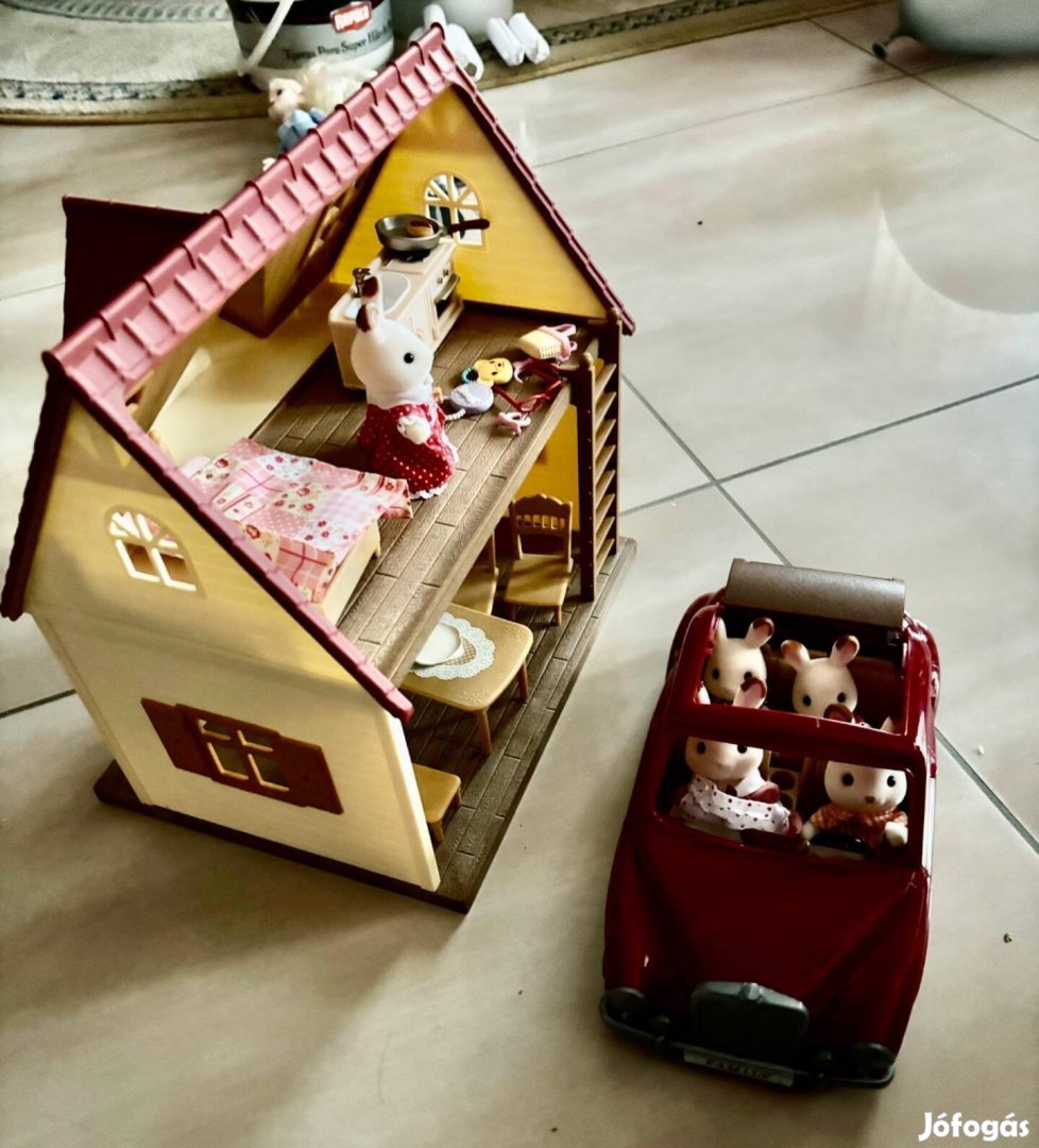 Sylvanian Families nyusziház+ nyuszicsalád + családi autó