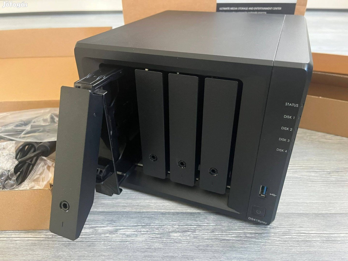 Synology DS418play NAS