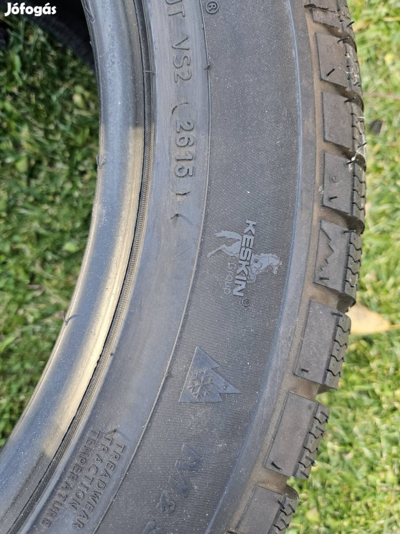 Syron Everest 255/50R19 107V XL téligumi szett 