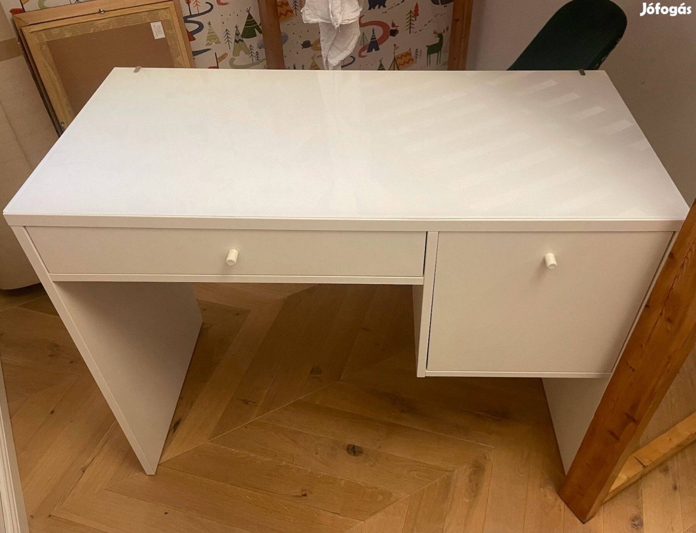 Syvde IKEA íróasztal asztal (fésülködő vagy sminkasztal)