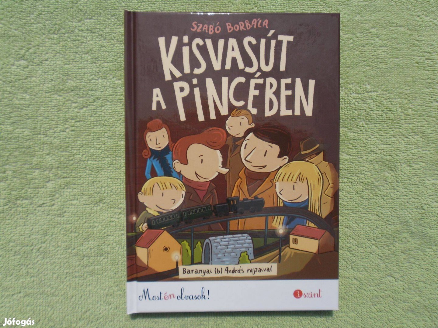 Szabó Borbála: Kisvasút a pincében