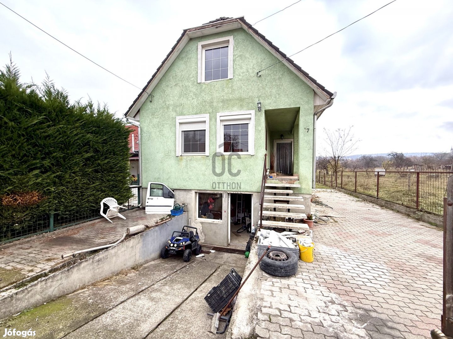 Szada csendes, mégis központi részén óriási, 2887 m-es