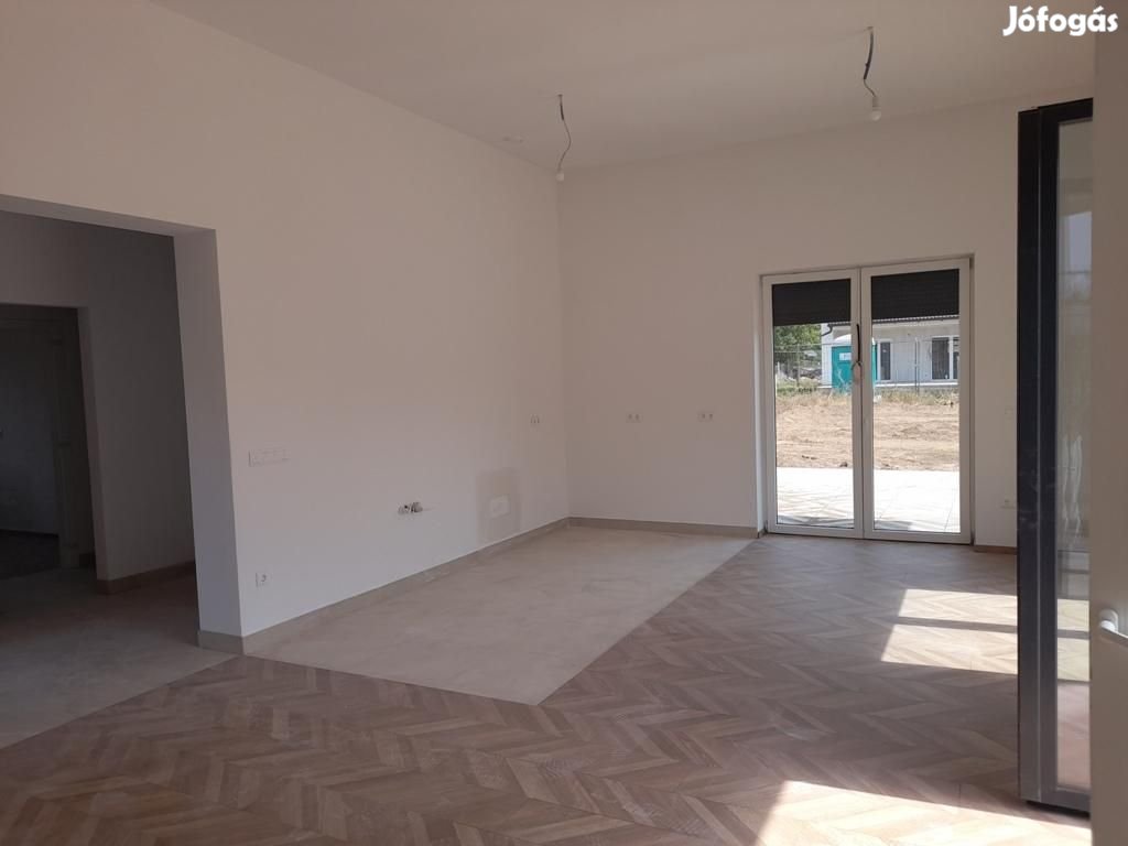 Szadai eladó 150 nm-es ház