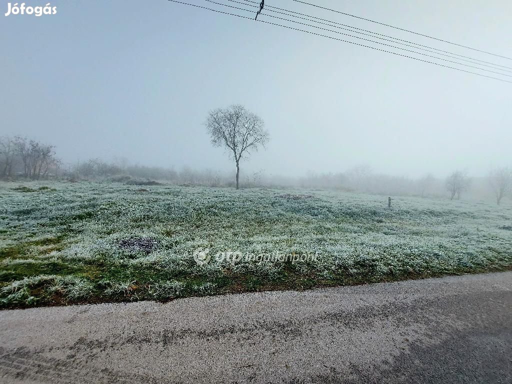 Szakáldi 1871 nm-es telek eladó