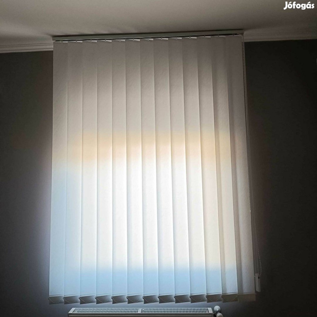 Szalagfüggöny eladó