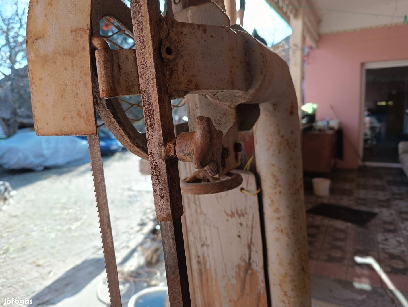 Szalagfűrész 1, 1Kw-os villanymotorral