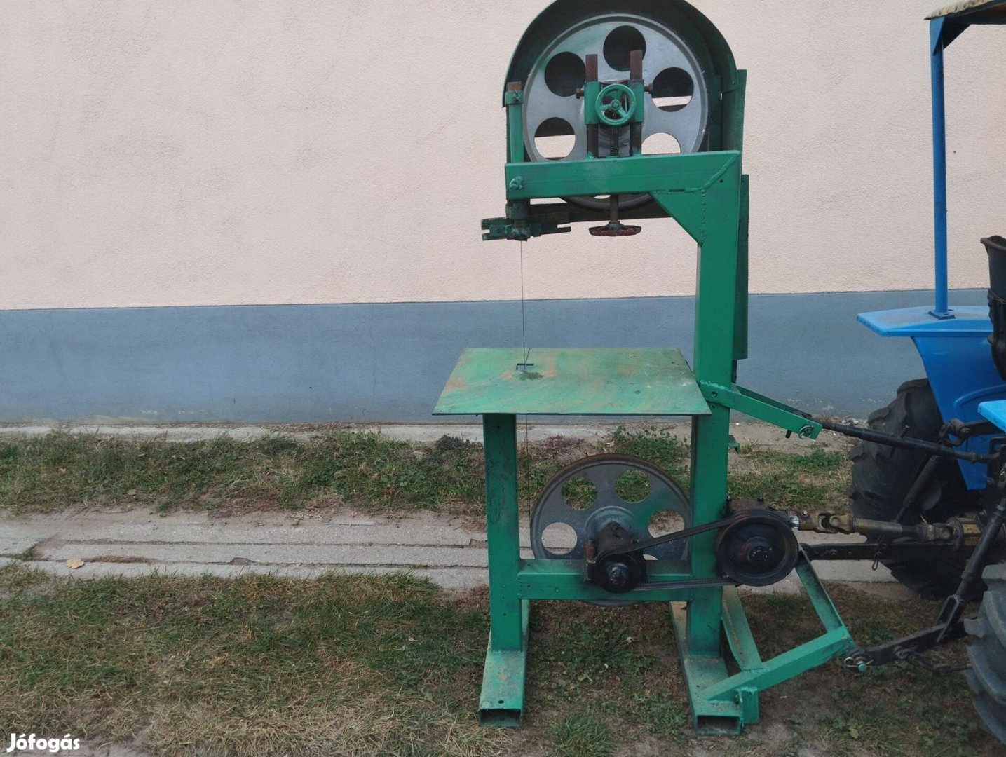 Szalagfűrész kistraktor traktor