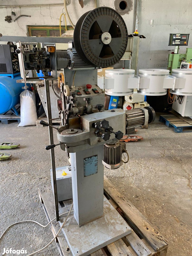 Szalagfűrész lap élező hajtogató