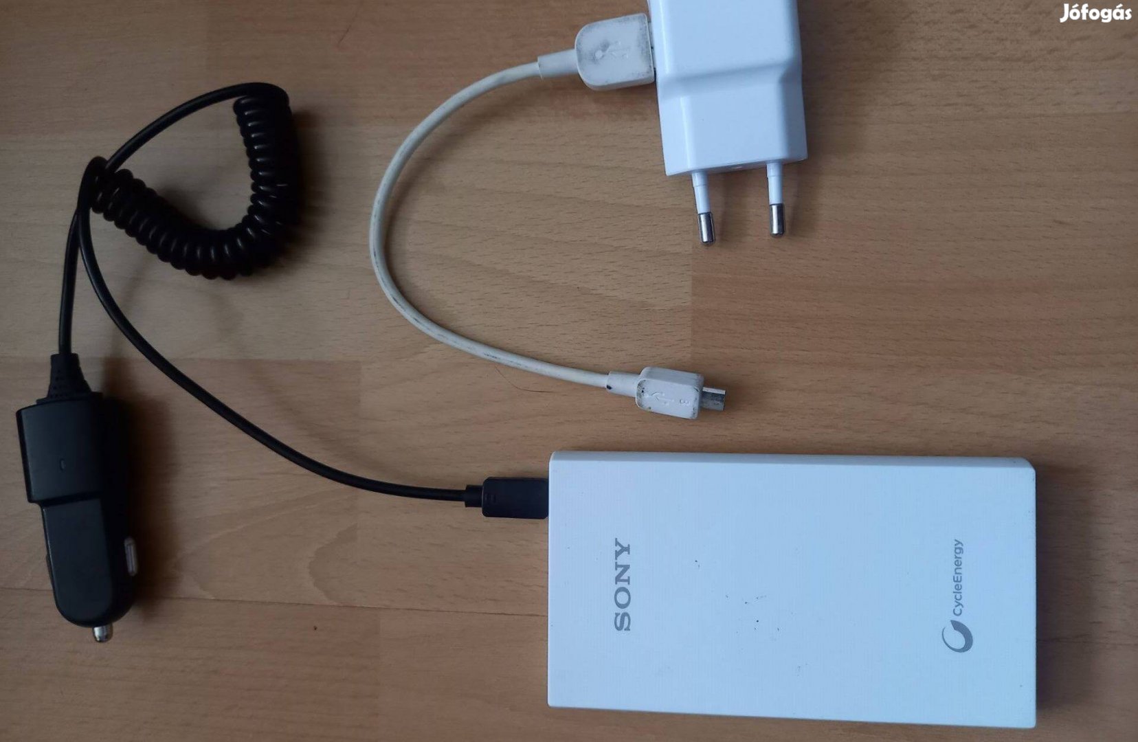 Szállítással együtt3900Ft Sony5000mAh powerbank töltőkkel együtt