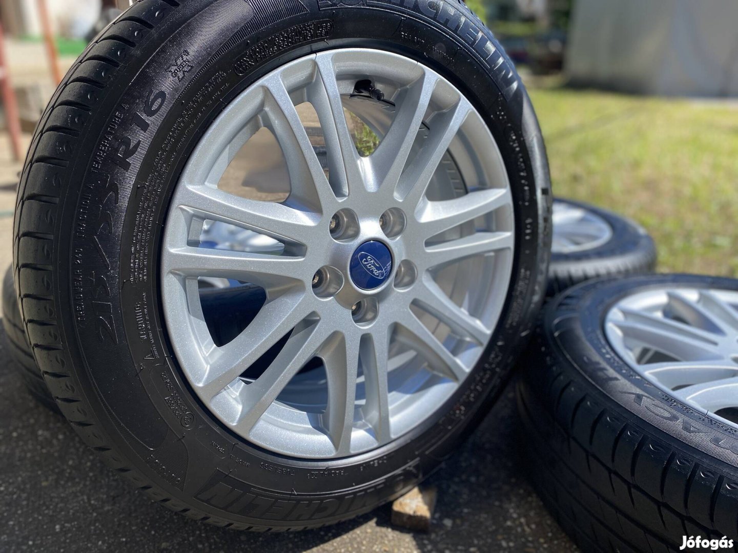 Szalon állapotú Ford gyári 16"-os alufelni szett 5x108