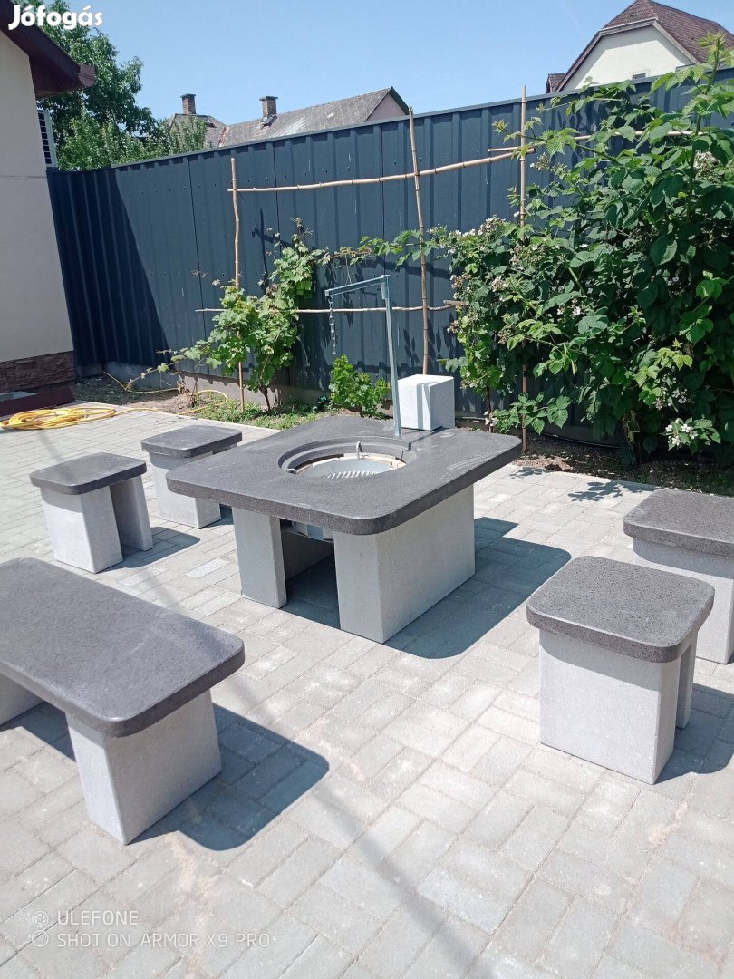 Szalonnasütő-bográcsozó tavaszra 2025 évi áron!