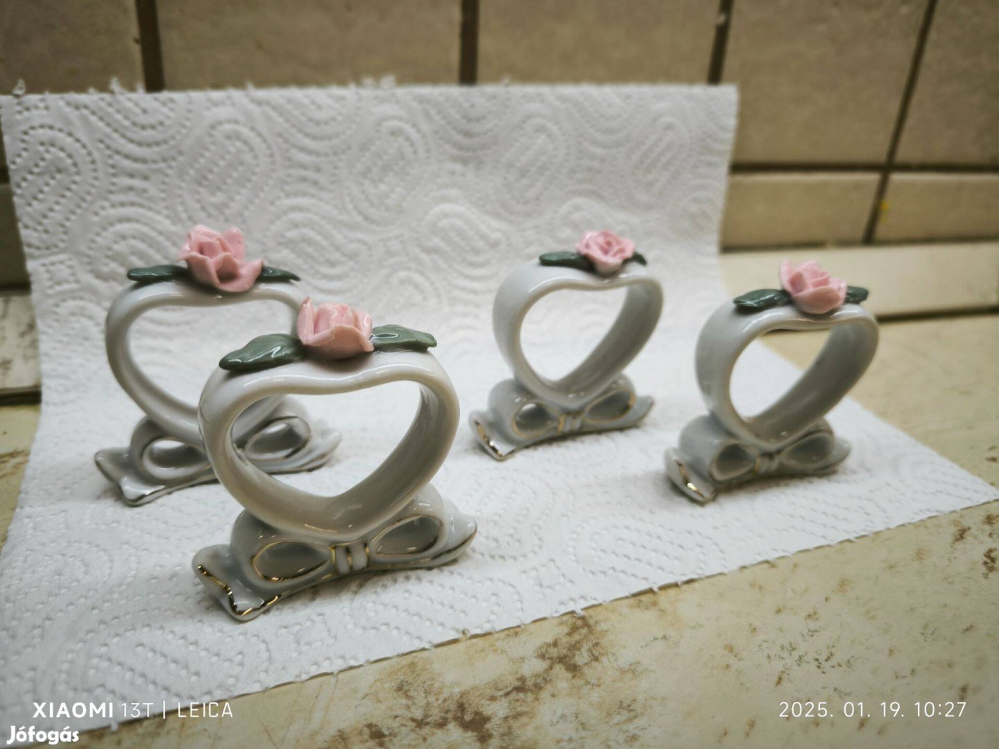 Szalvétagyűrű eladó! Porcelán, rózsás szalvétatartó 4 db eladó!