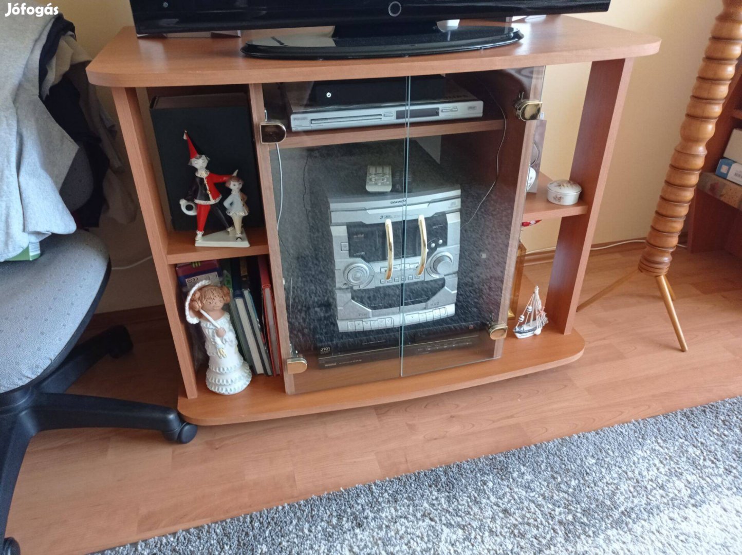 Számítógép- tv asztal