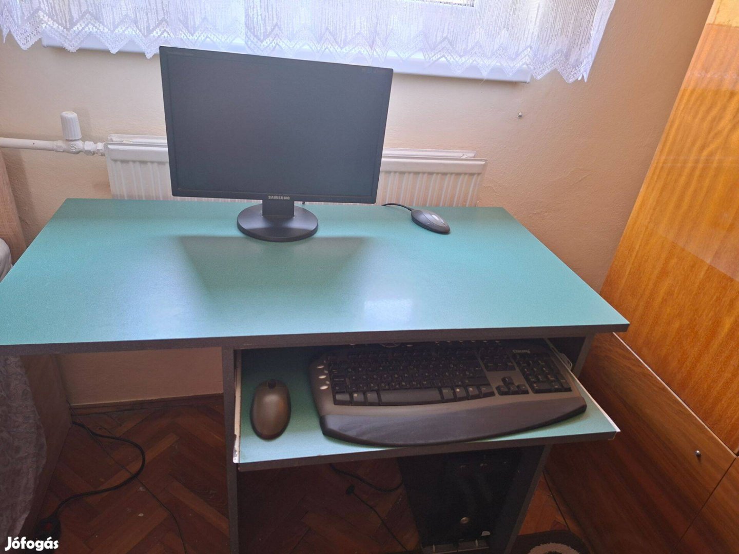 Számítógép asztal