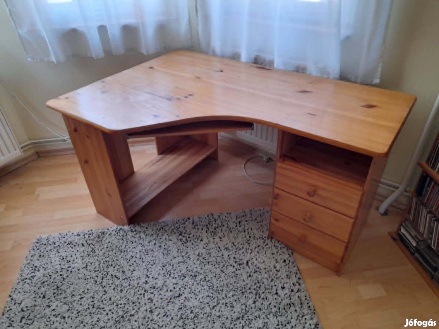 Számítógép asztal