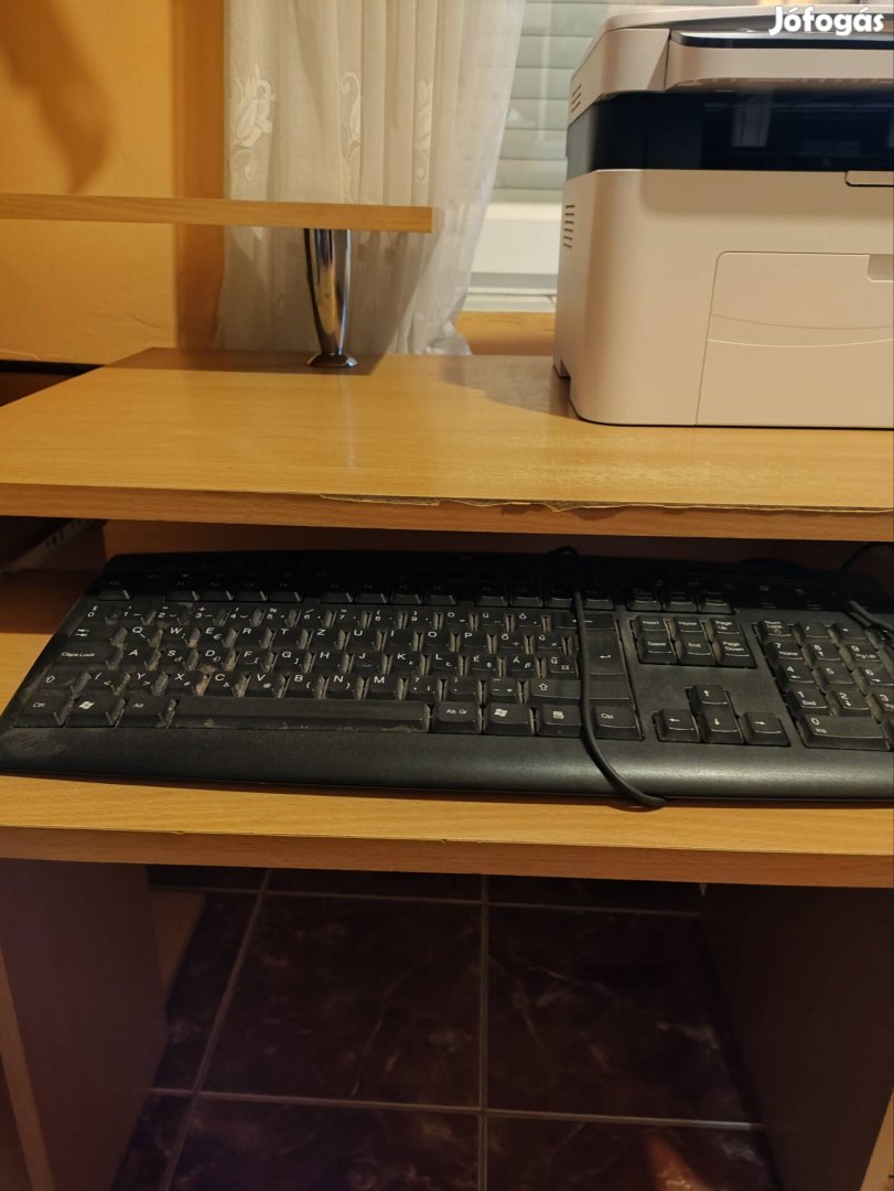 Számítógép asztal, íróasztal 