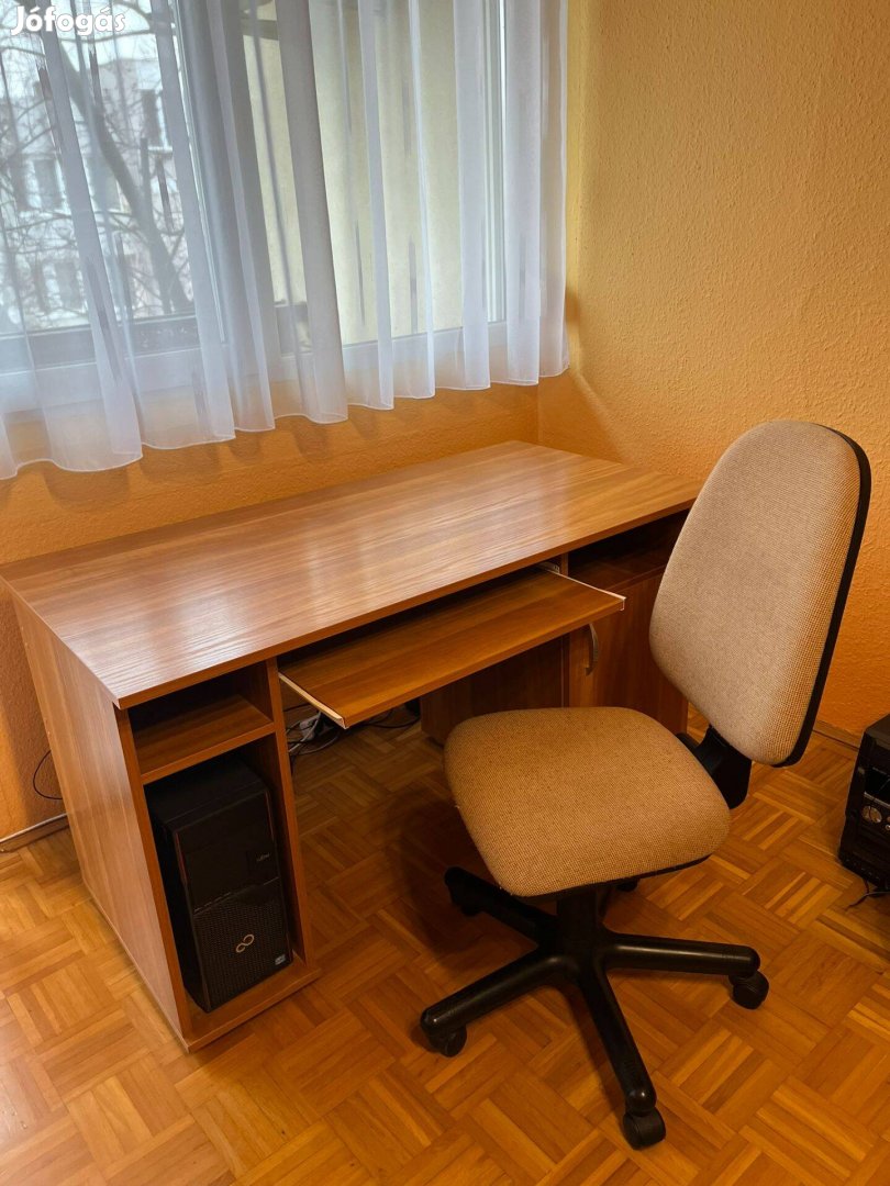 Számítógép asztal székkel eladó!