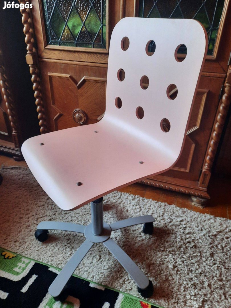 Számitógép görgös szék