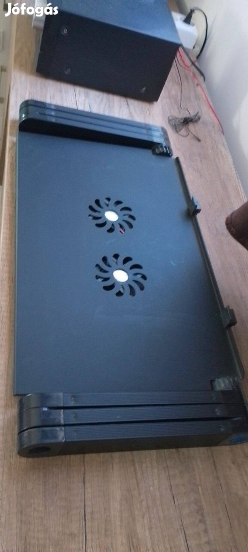 Számítógép hűtő dupla ventilátorral, állítható lábbal