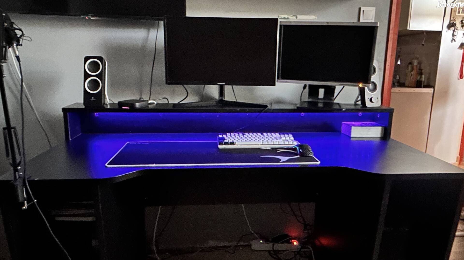 Számítógépasztal Gamer asztal eladó