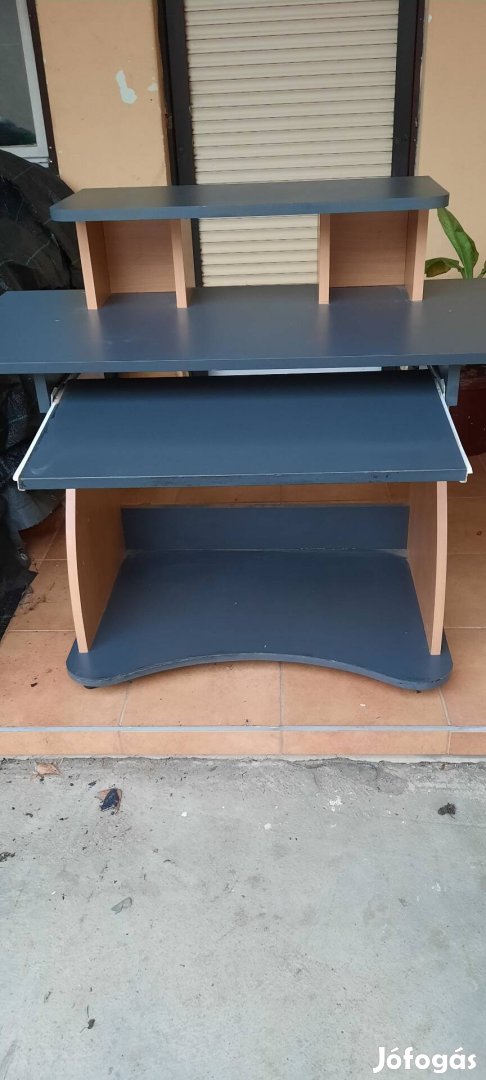 Számítógépasztalíróasztal eladó
