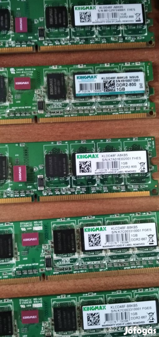 Számítógépbe 10db DDR2 1GB 667,800MHZ  memória