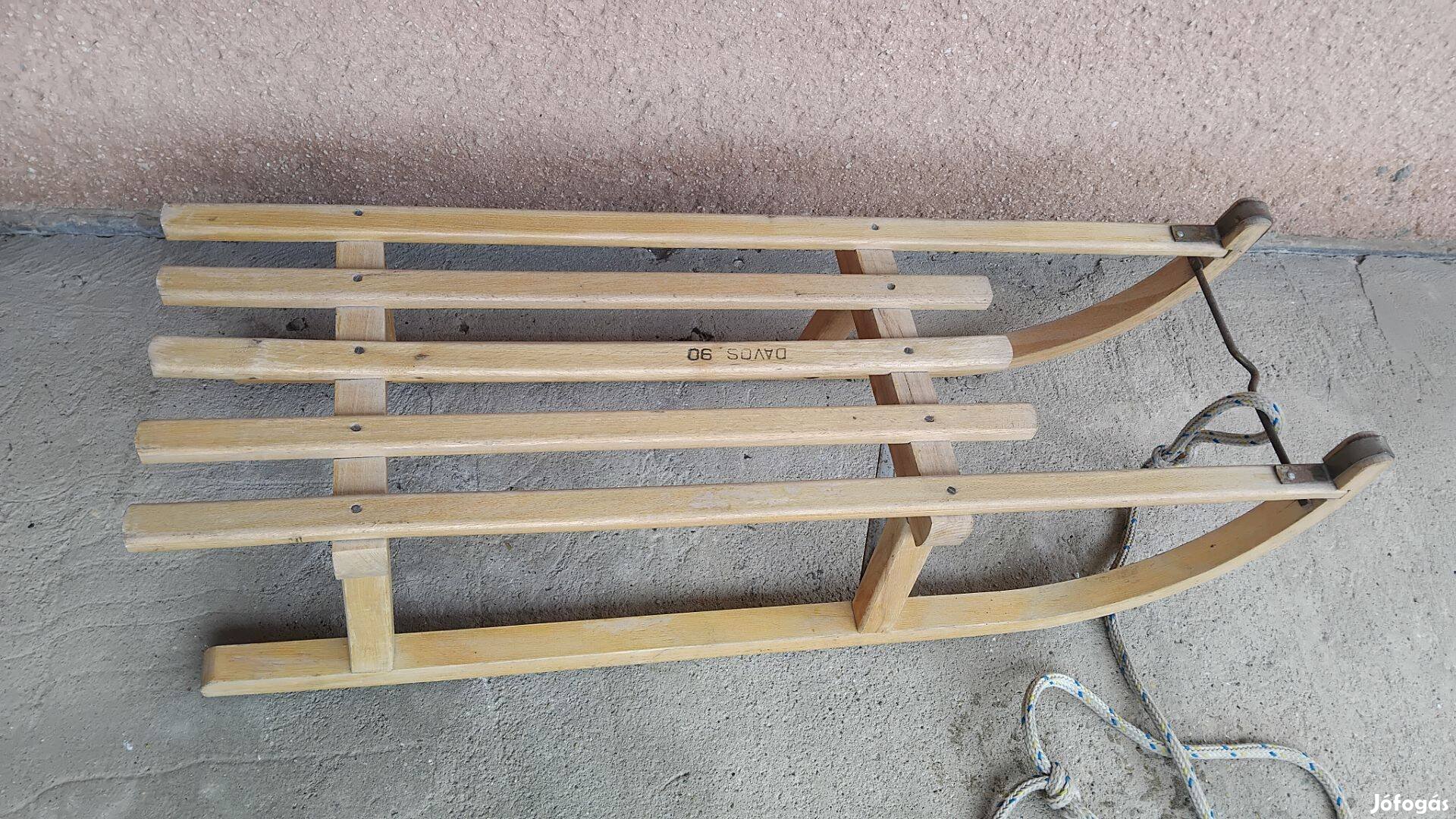 Szánkó eladó Davos 90