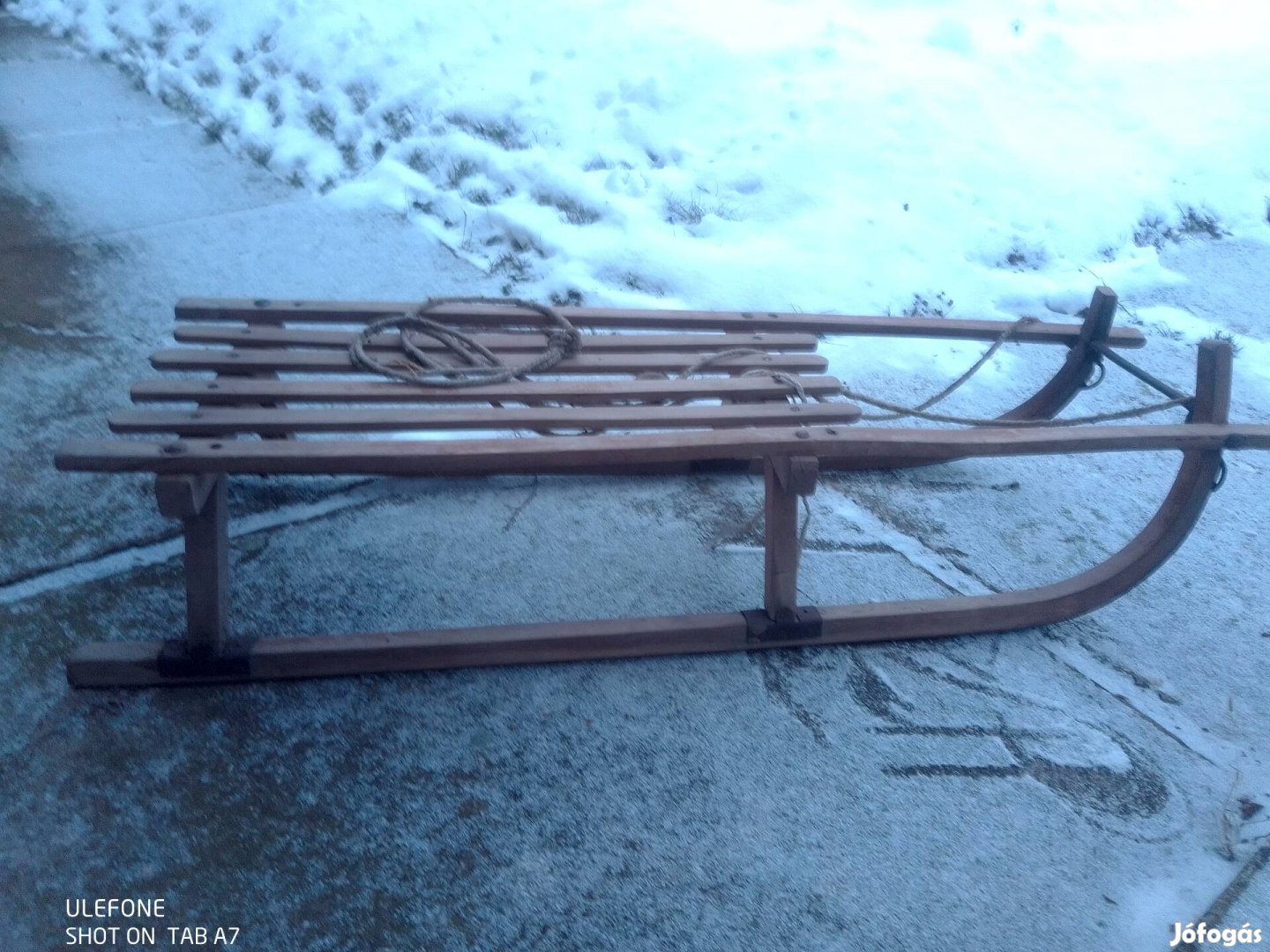 Szánkó eladó kemény fa