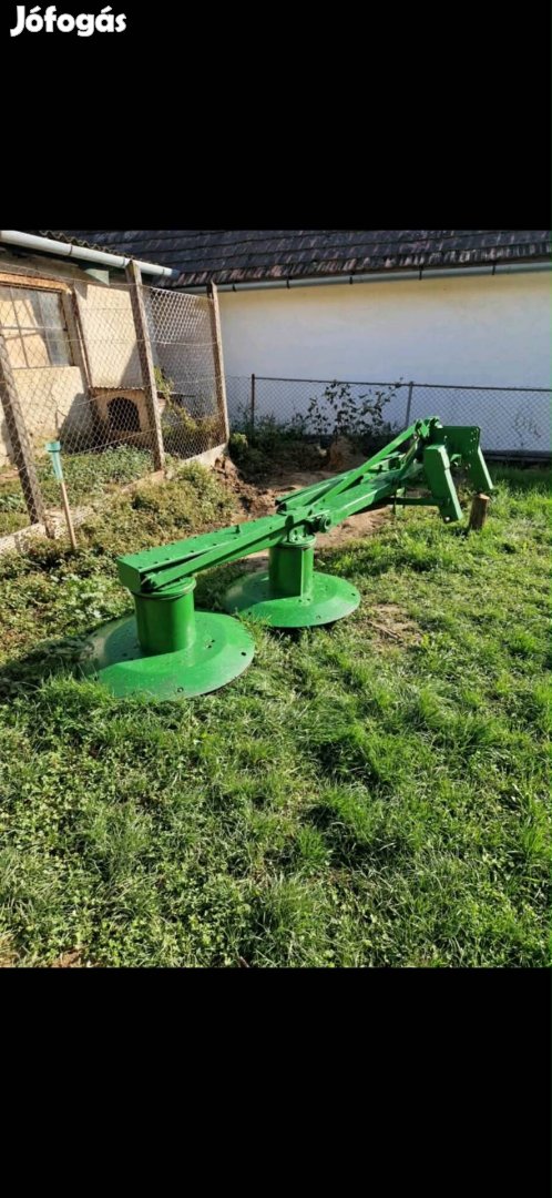 Szántóföldi fű kasza