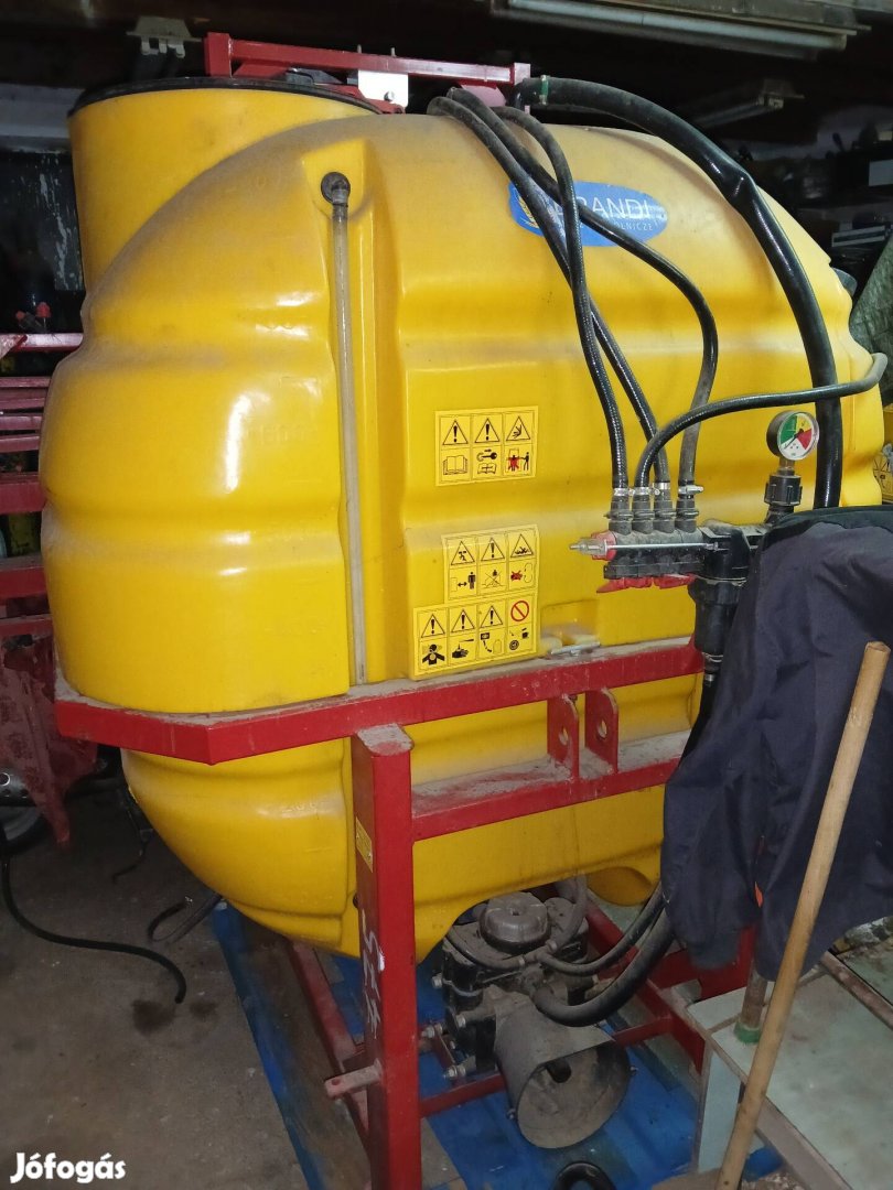 Szántóföldi permetező eladó 