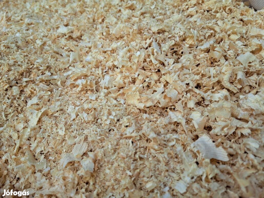 Száraz fenyő forgács eladó kis és nagy mennyiségben Vas