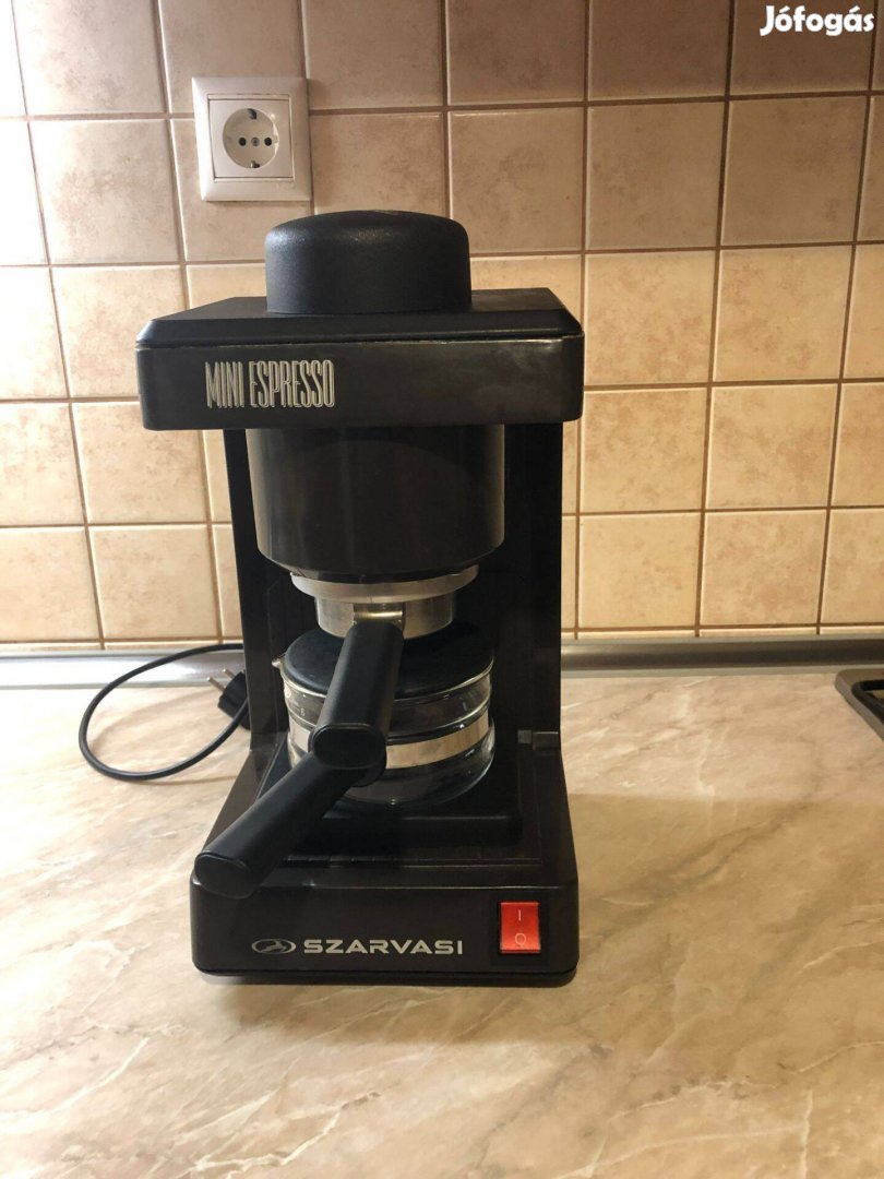 Szarvasi SZV-612/3 Mini Espresso kávéfőző, fekete