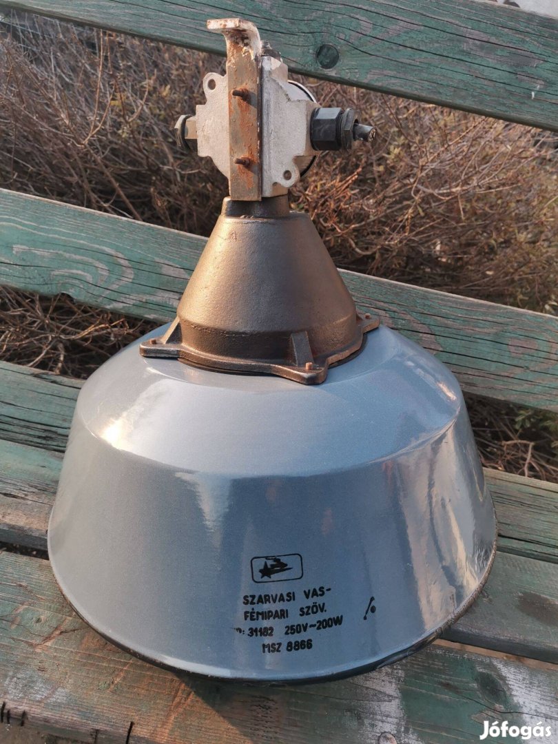 Szarvasi lámpa, ipari lámpa, mennyezeti lámpa, retró lámpa