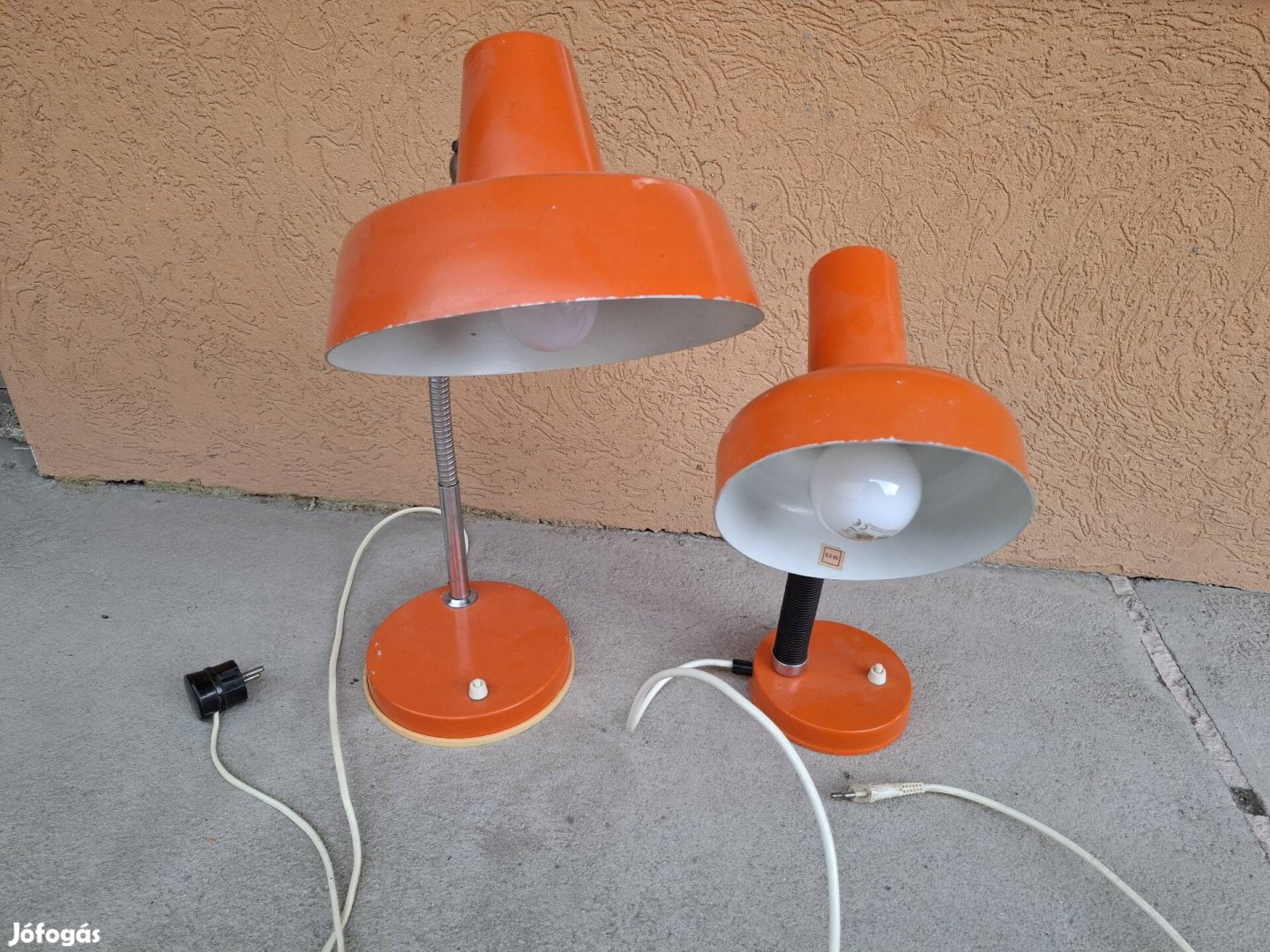 Szarvasi lámpa több darab eladó.