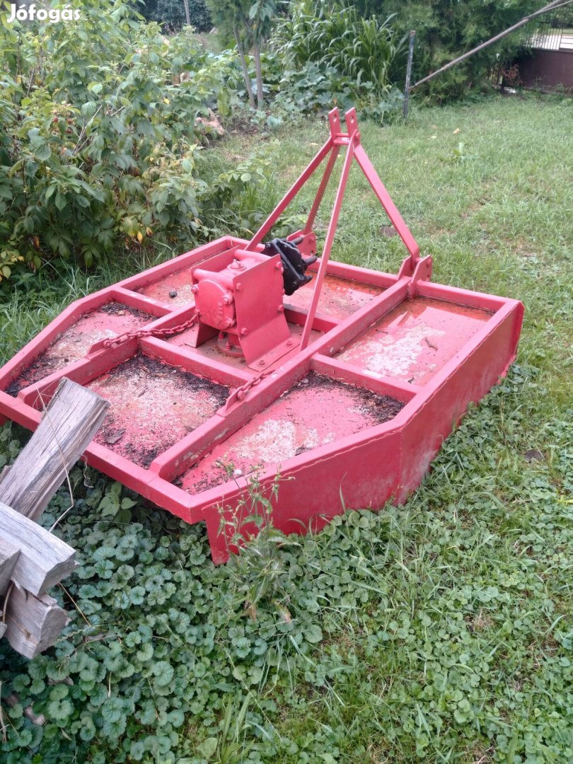 Szárzuzó, szártépő Rz házzal.