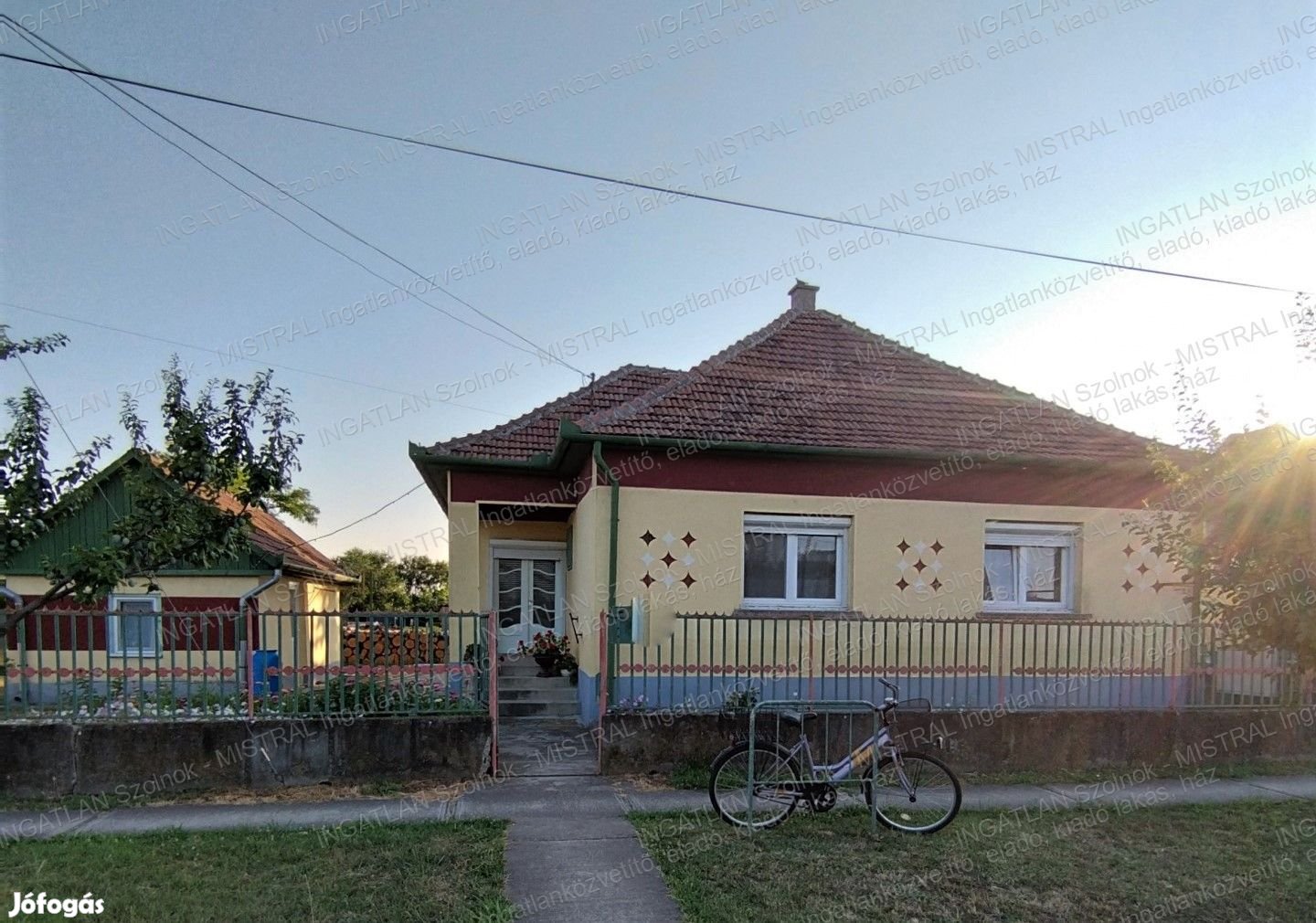Szászberken jó állapotú kertes családi ház eladó !