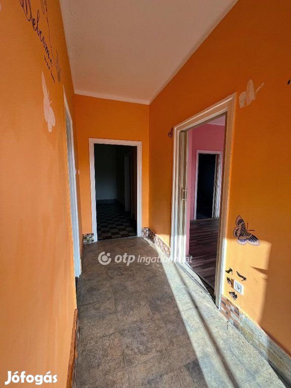 Szászvári 70 nm-es ház eladó