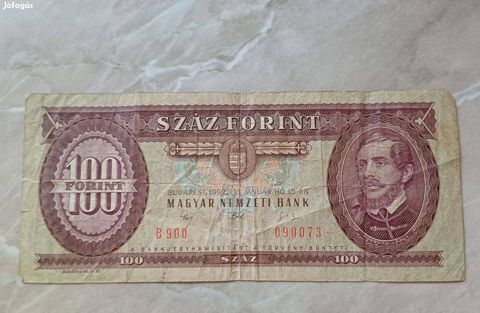 Száz forint papírpénz