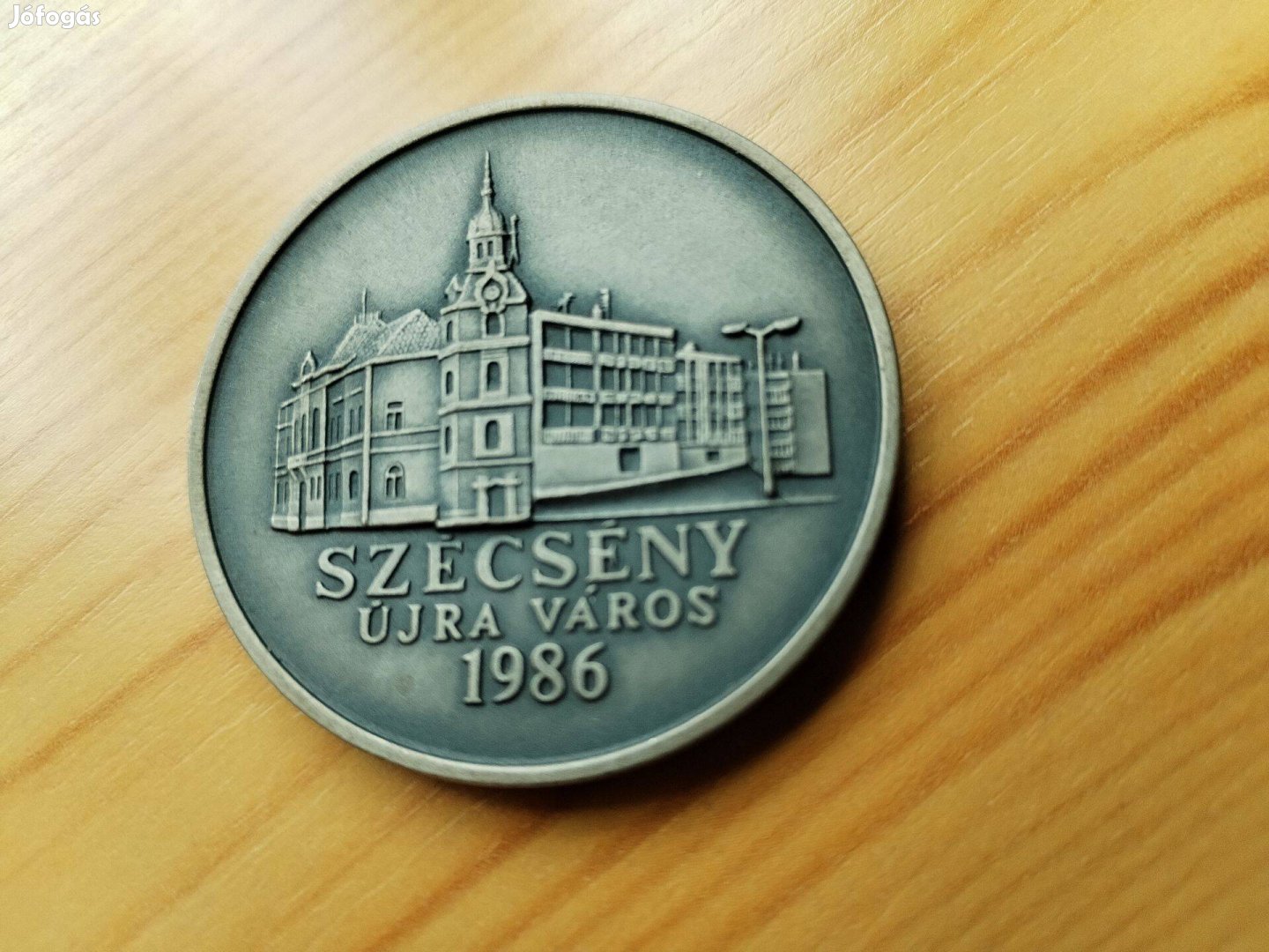 Szécsény Újra Város 1986 ezüstpatinázott emlékérem