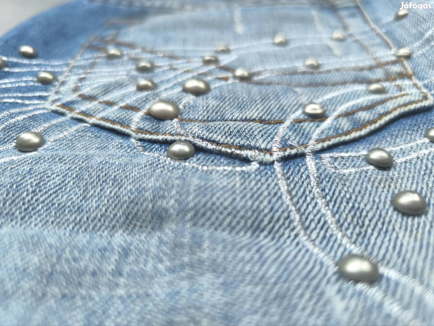 Szegecselt farmer nadrág