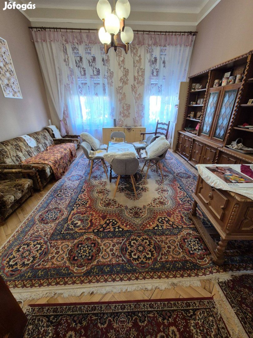 Szeged-Belváros, Mikszáth Kálmán utcában a Tisza Lajos