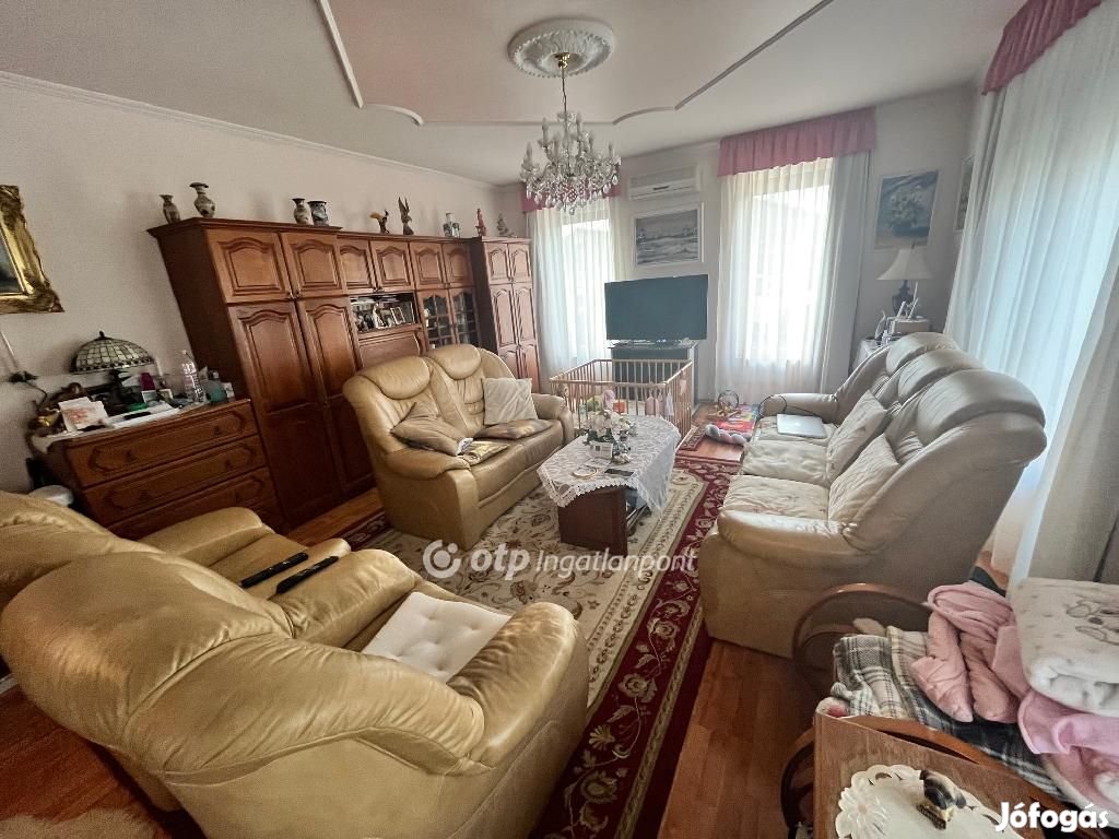 Szegedi 139 nm-es ház eladó