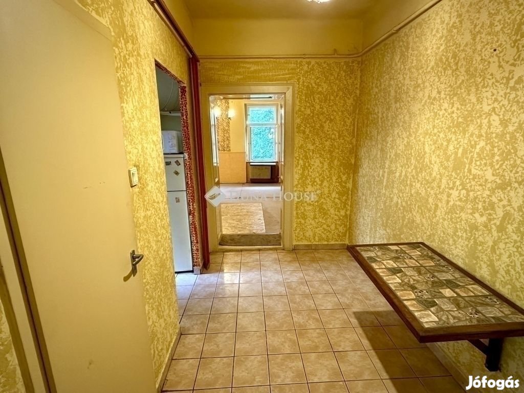 Szegedi 43 nm-es lakás eladó