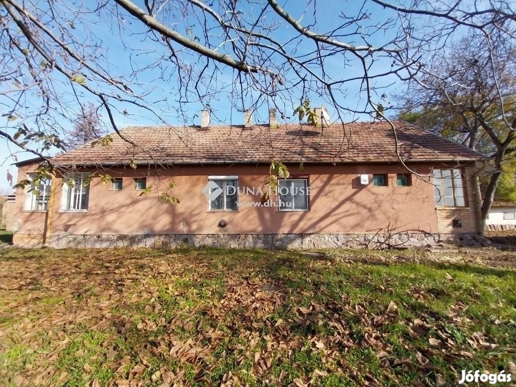 Szegedi 54 nm-es ház eladó