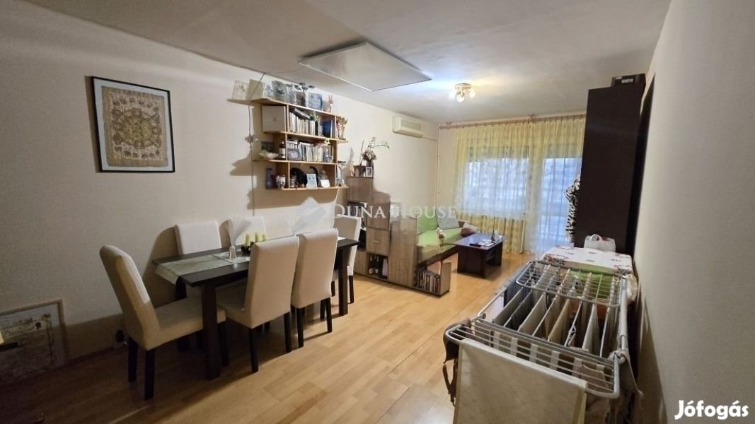 Szegedi 69 nm-es lakás eladó